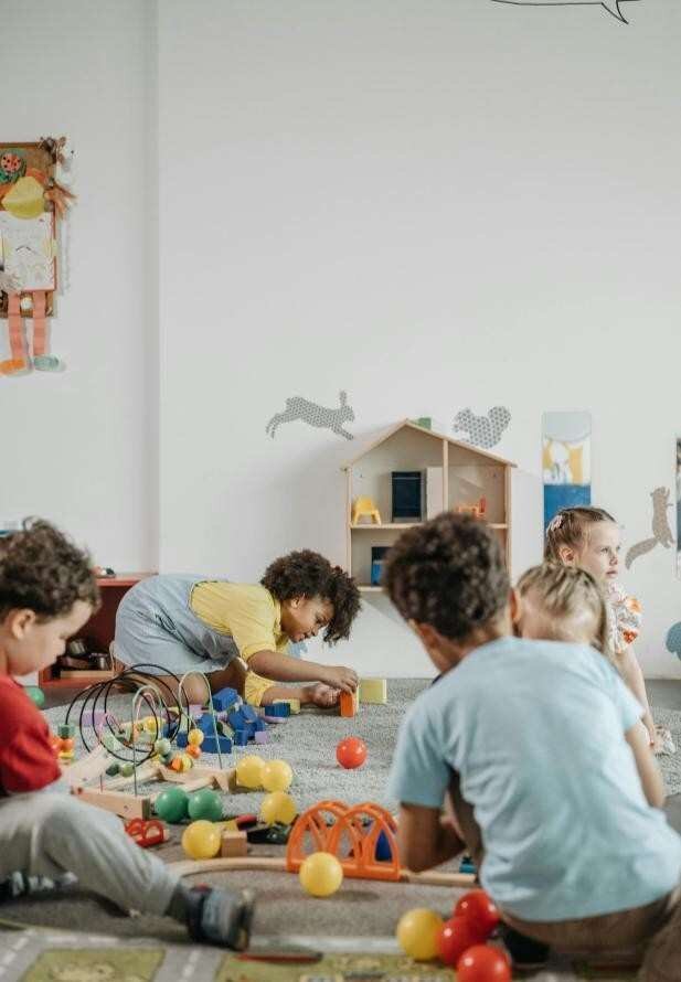 Enfants en activités psychomotrices au Centre CCP